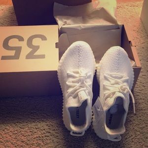 Yeezy 350 V2 triple white
